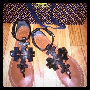 Authentic Tory Burch sandals Phoebe flat thong